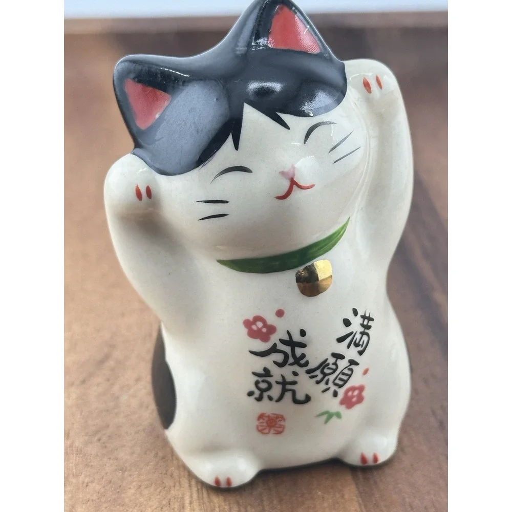 Pottery Maneki Neko Beckoning Lucky Cat JAPAN JAPANESE 2.75